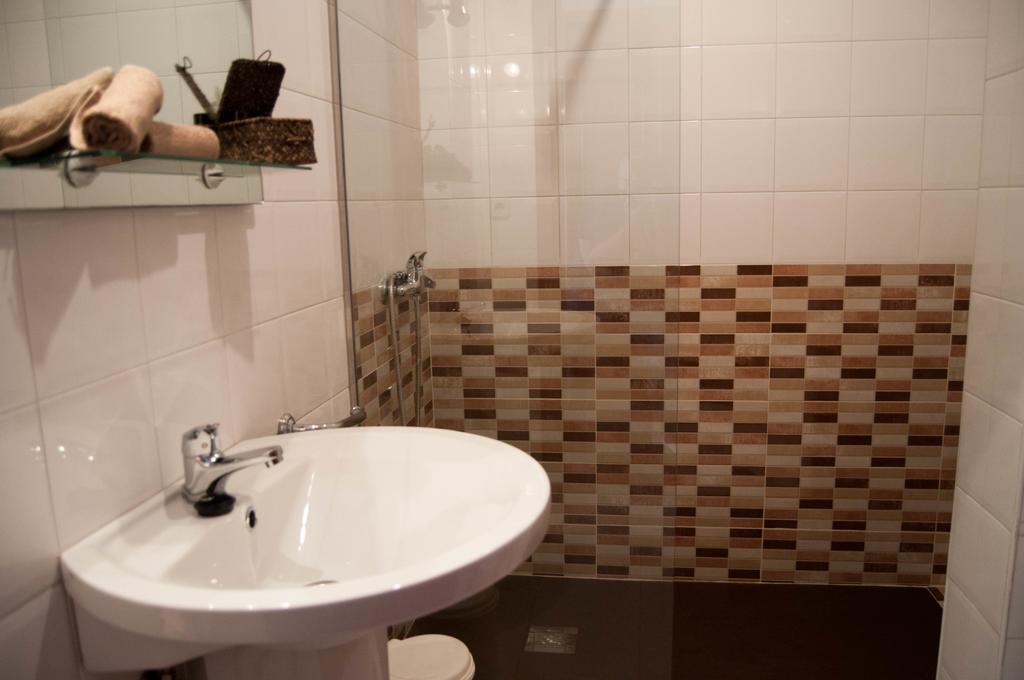 Hostal La Frontera Ferrol Exterior photo