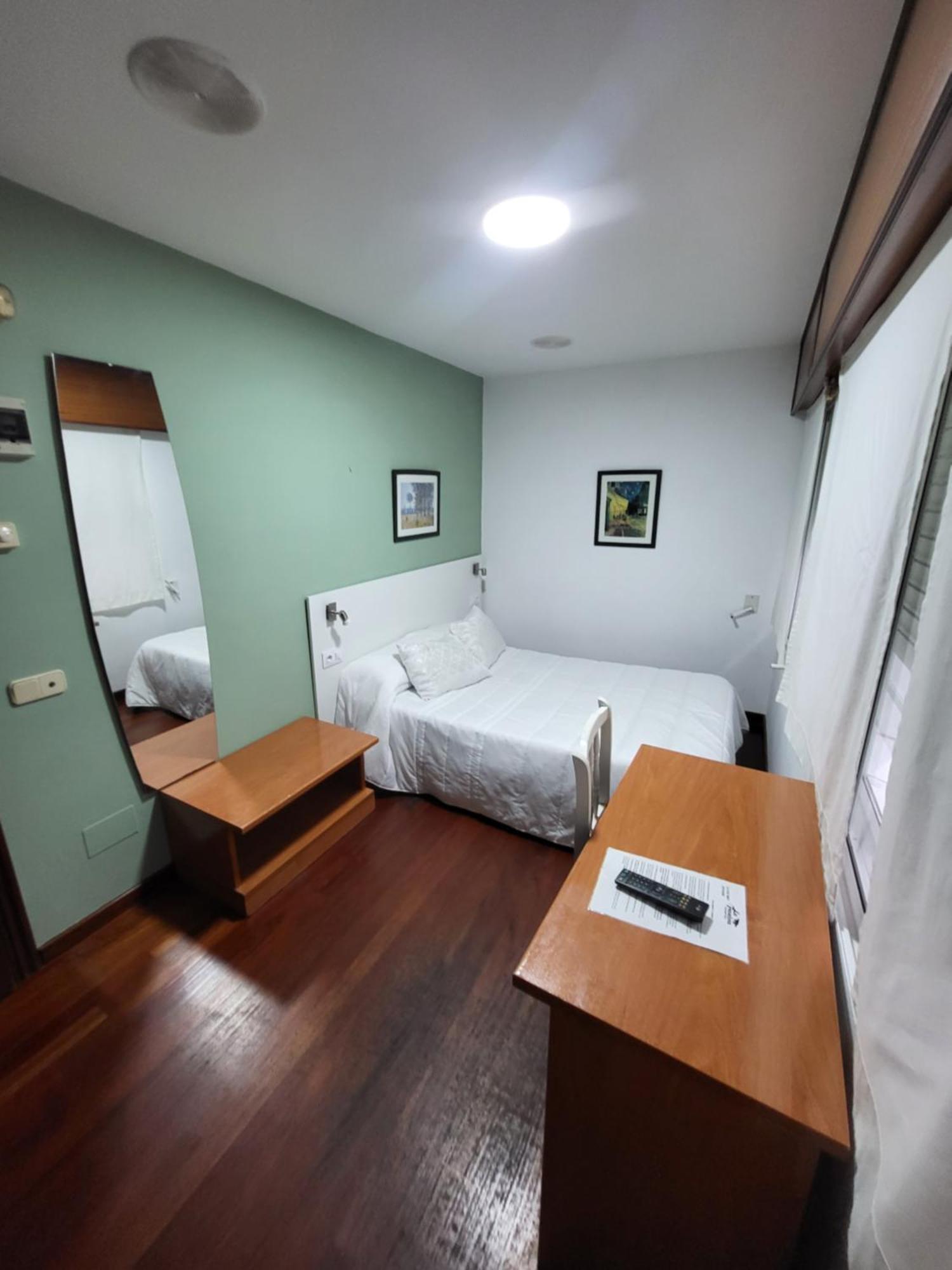 Hostal La Frontera Ferrol Exterior photo