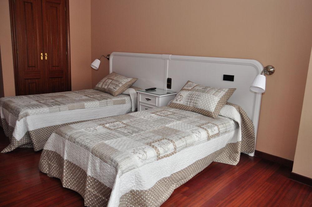 Hostal La Frontera Ferrol Exterior photo