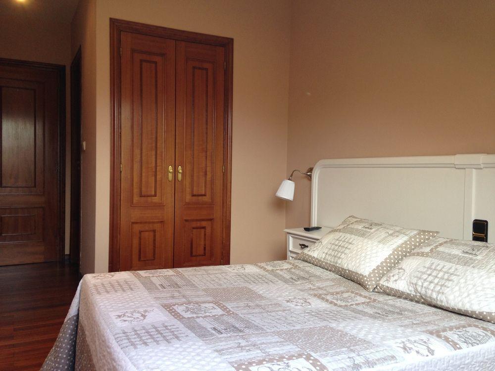 Hostal La Frontera Ferrol Exterior photo