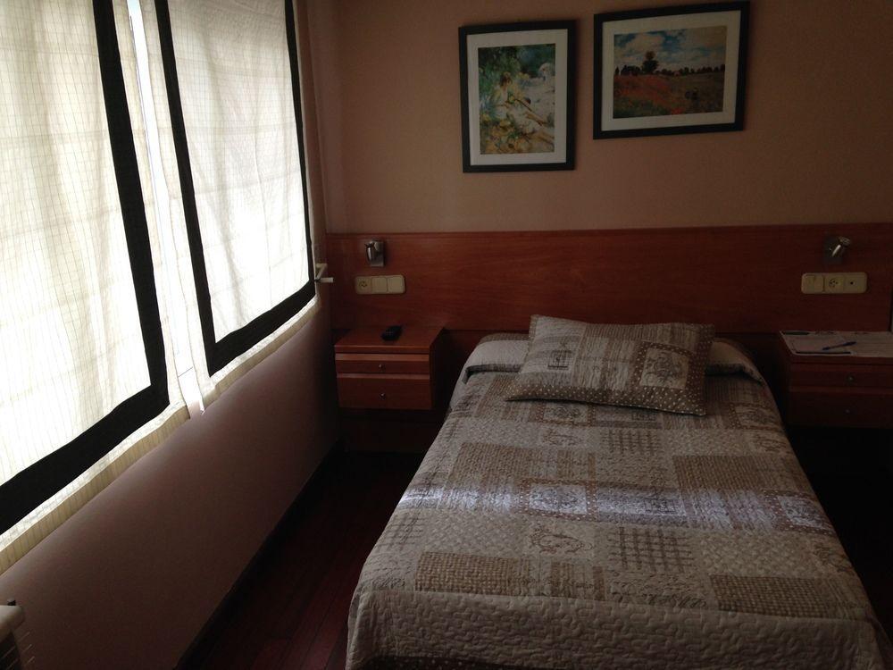 Hostal La Frontera Ferrol Exterior photo