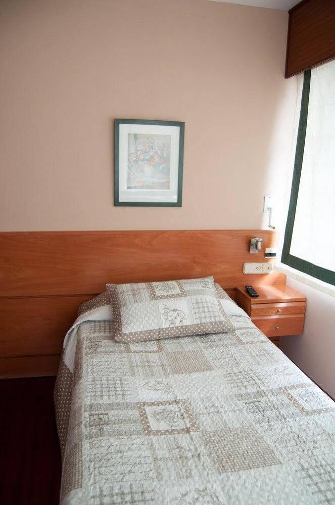 Hostal La Frontera Ferrol Exterior photo
